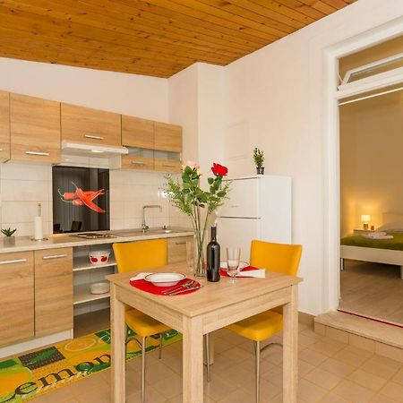 Comfortable Modern Studio With Shaded Patio スプリト エクステリア 写真