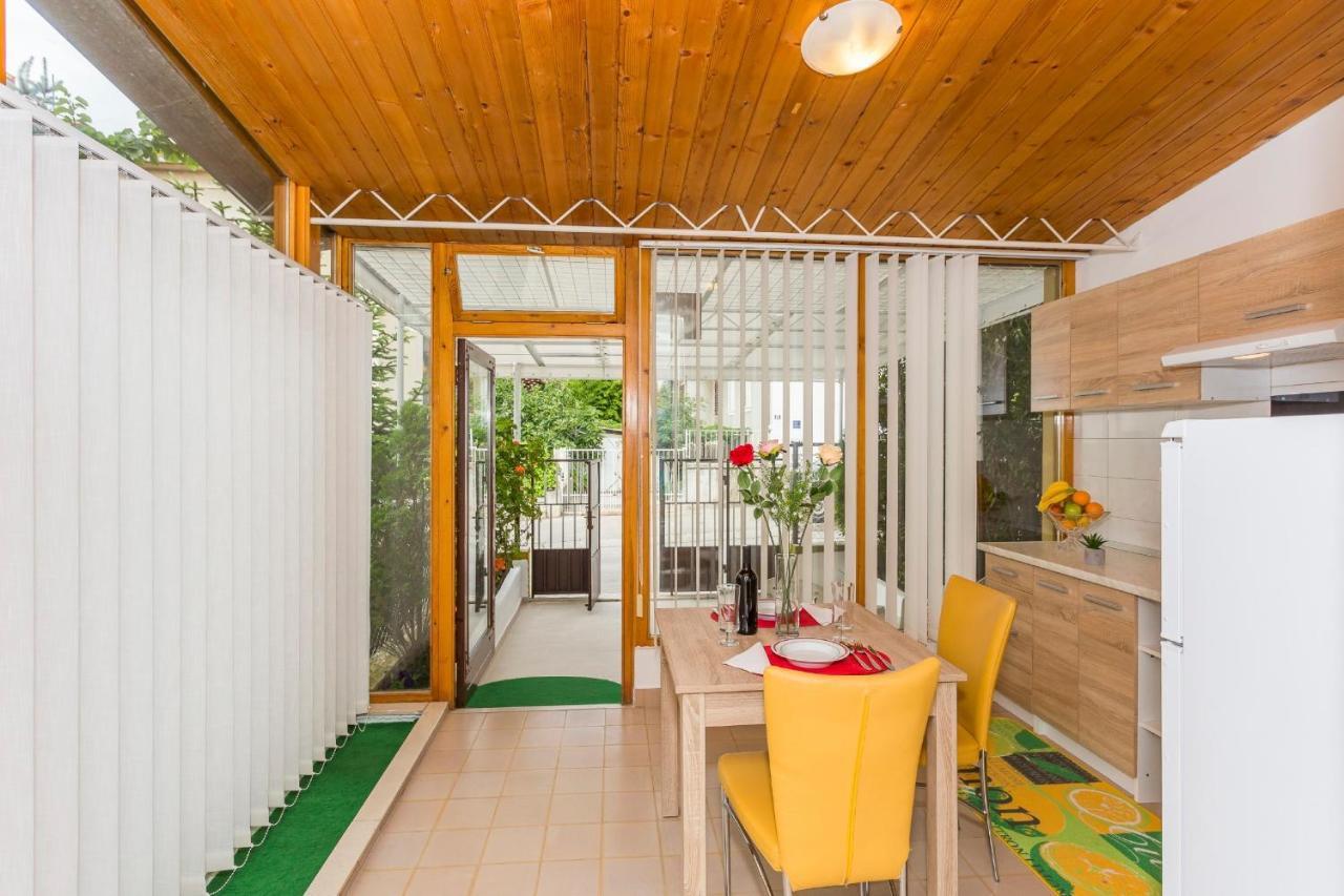 Comfortable Modern Studio With Shaded Patio スプリト エクステリア 写真