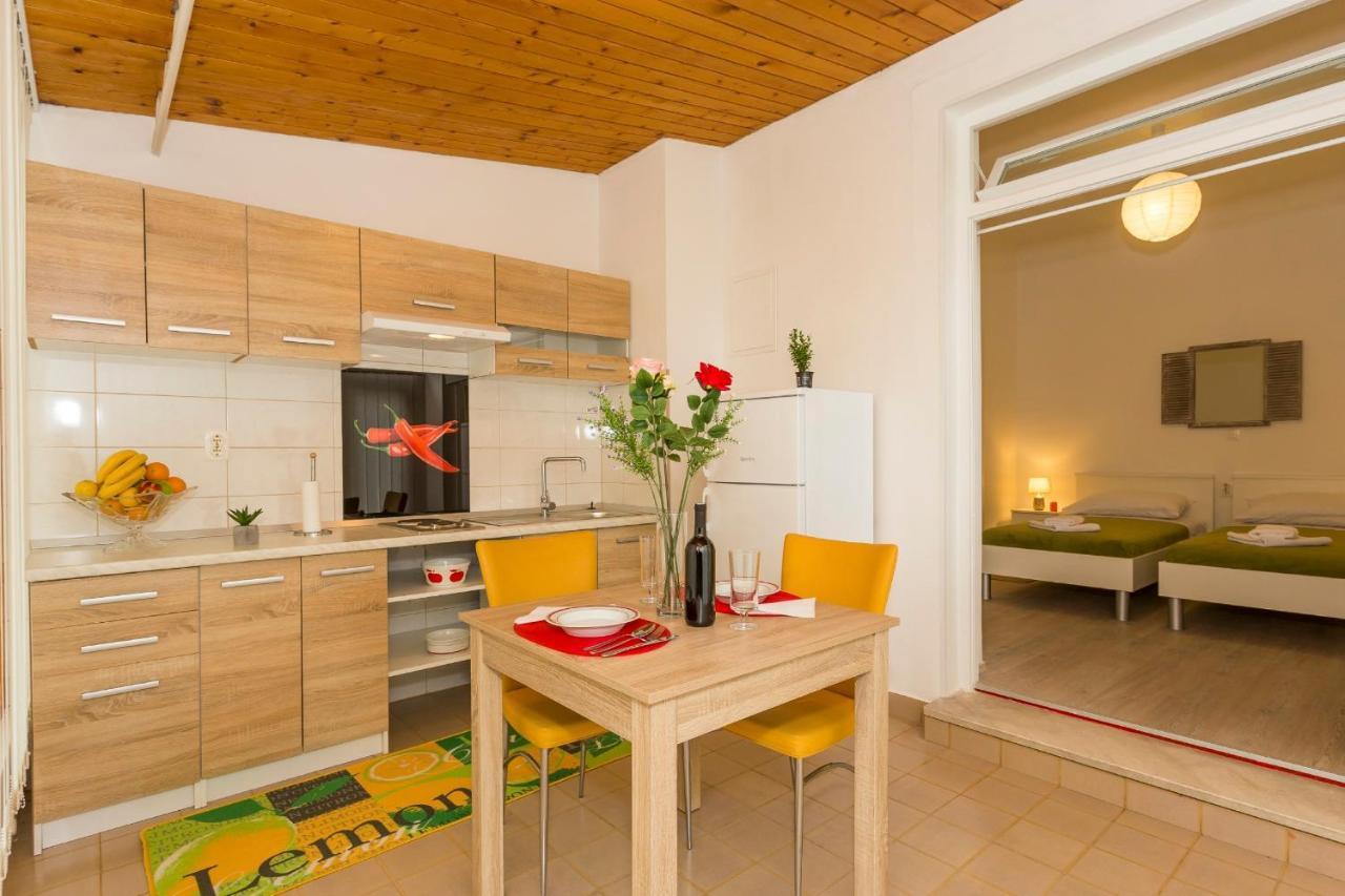 Comfortable Modern Studio With Shaded Patio スプリト エクステリア 写真