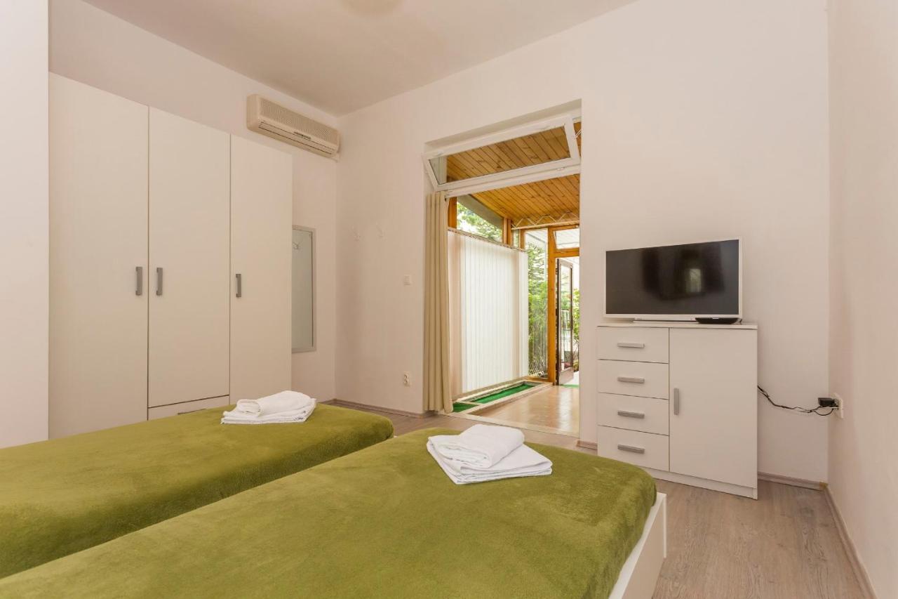 Comfortable Modern Studio With Shaded Patio スプリト エクステリア 写真