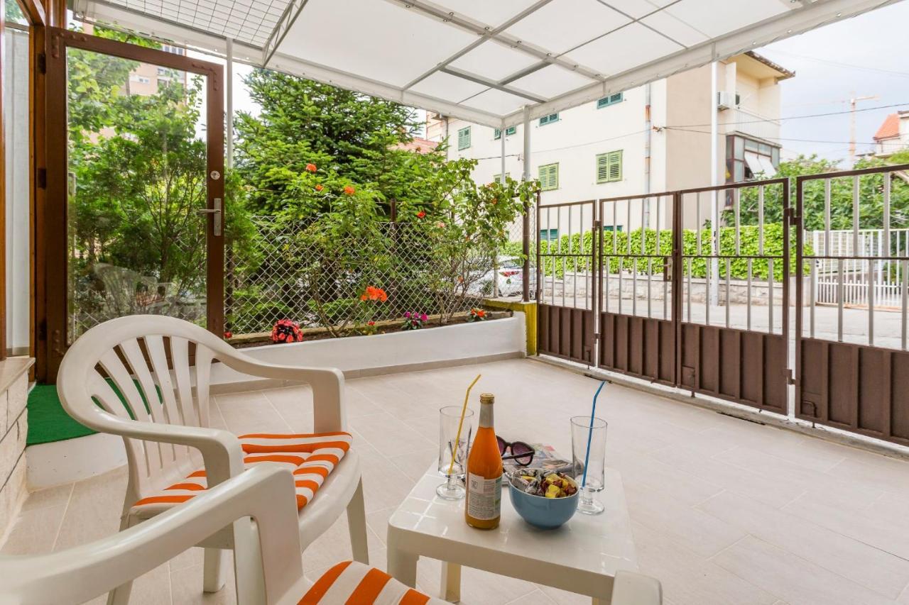 Comfortable Modern Studio With Shaded Patio スプリト エクステリア 写真
