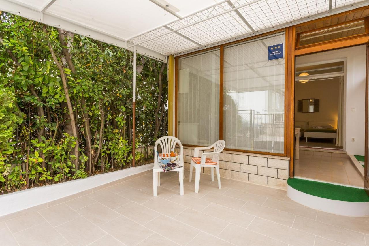 Comfortable Modern Studio With Shaded Patio スプリト エクステリア 写真